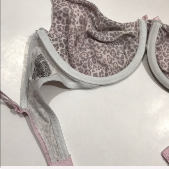 - SOLD - Victoria’s Secret Unlined Perfect - Picture 5 of 7